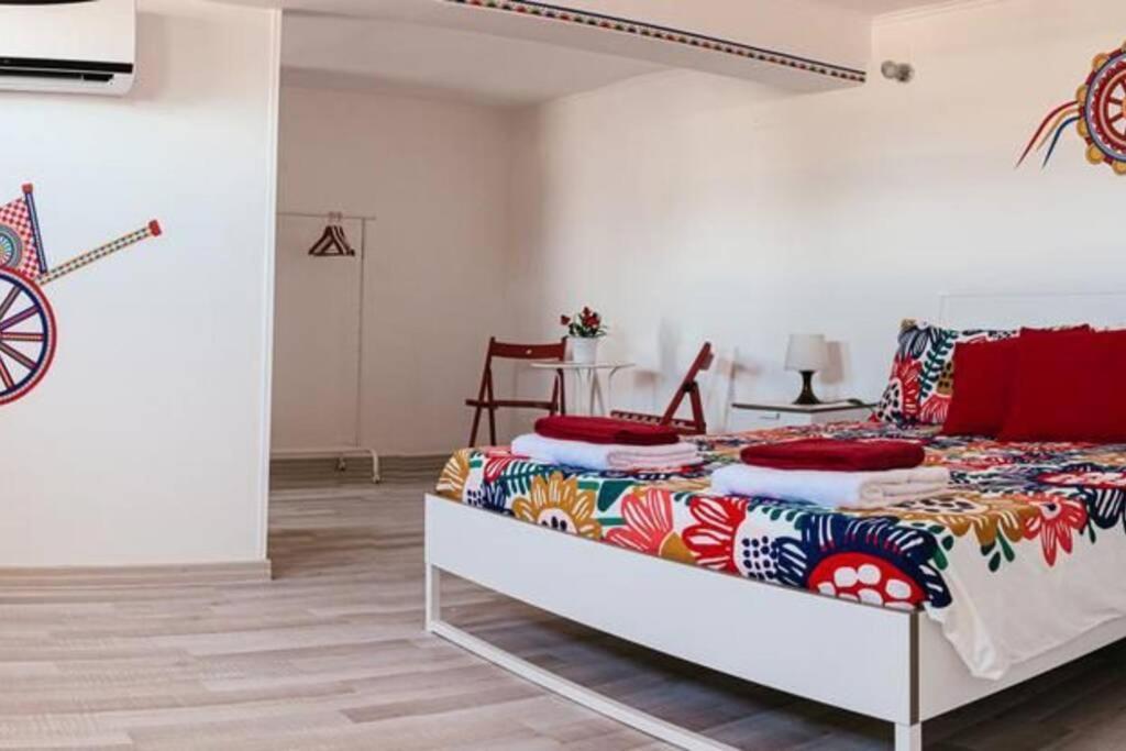Attico In Pieno Centro Storico Di Catania Apartment Bagian luar foto